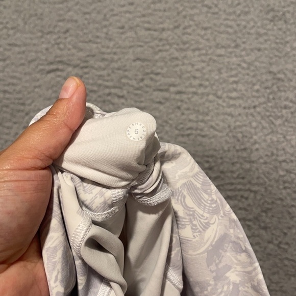 Lululemon wunder under crop legging size 6 - Picture 7 of 7